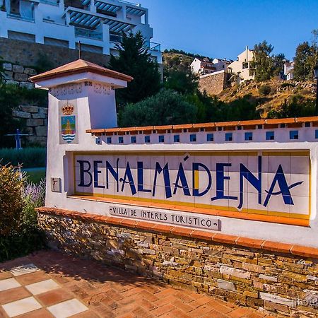 Apartamentos Los Cisnes - 2º Linea De Playa - Perfecta Ubicacion Benalmádena Eksteriør billede