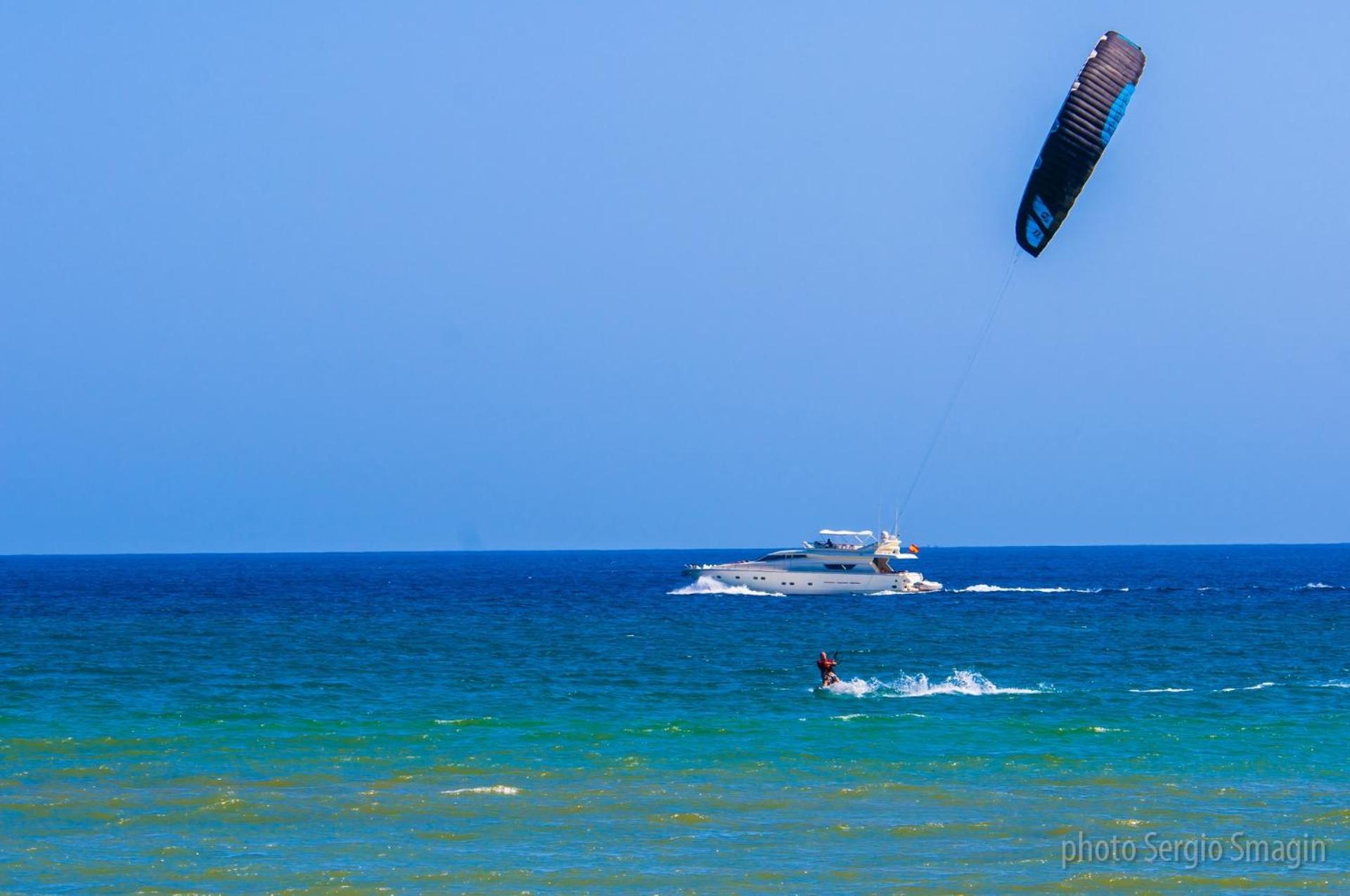 Apartamentos Los Cisnes - 2º Linea De Playa - Perfecta Ubicacion Benalmádena Eksteriør billede