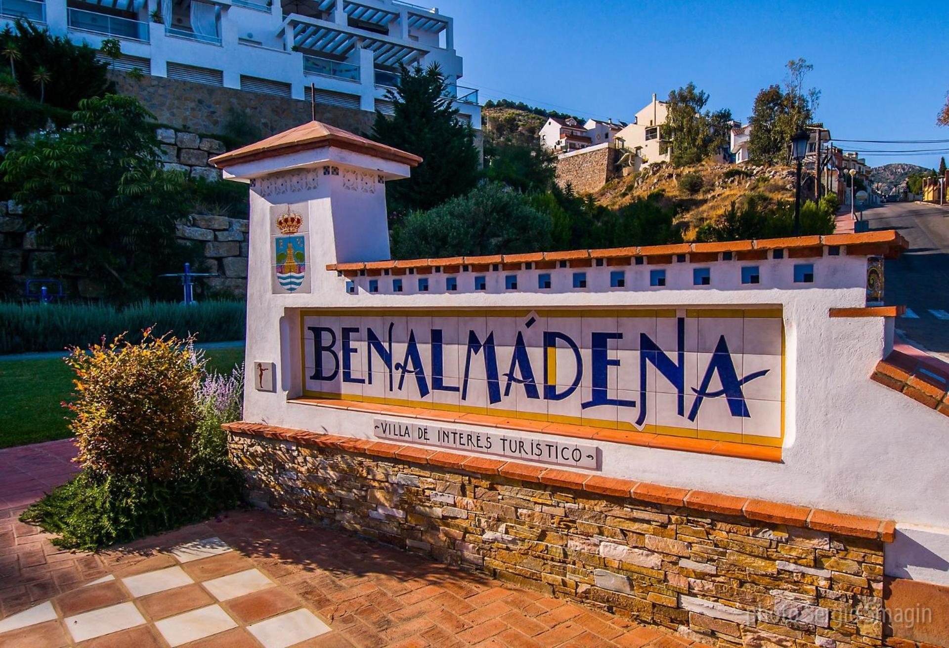 Apartamentos Los Cisnes - 2º Linea De Playa - Perfecta Ubicacion Benalmádena Eksteriør billede