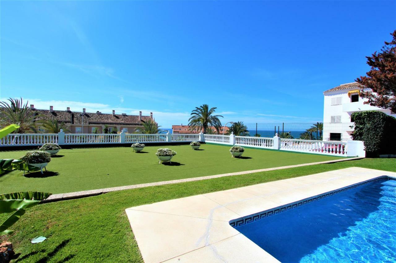 Apartamentos Los Cisnes - 2º Linea De Playa - Perfecta Ubicacion Benalmádena Eksteriør billede
