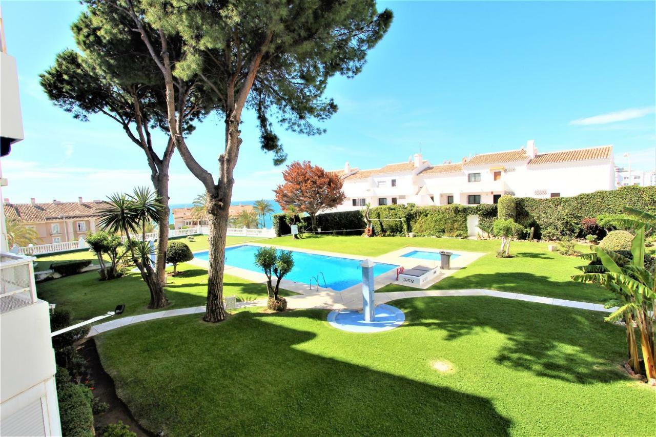 Apartamentos Los Cisnes - 2º Linea De Playa - Perfecta Ubicacion Benalmádena Eksteriør billede