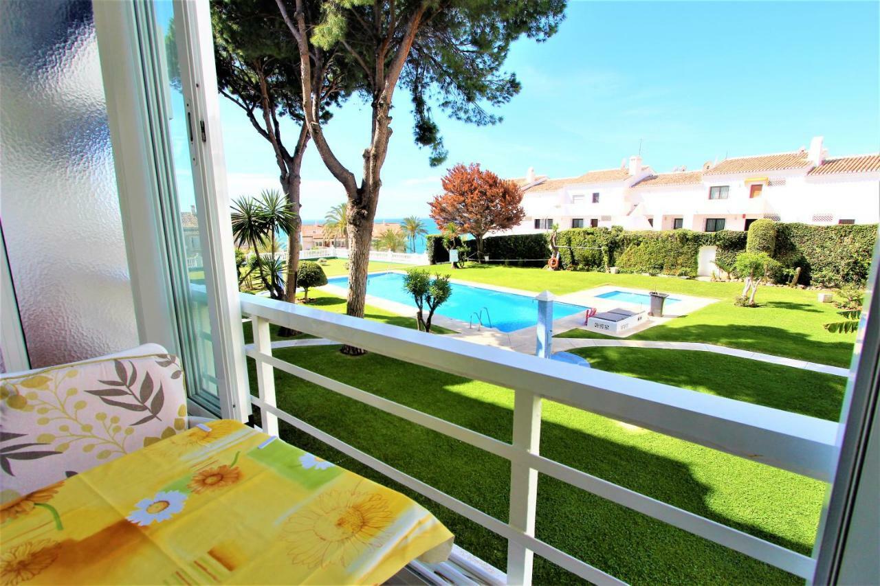 Apartamentos Los Cisnes - 2º Linea De Playa - Perfecta Ubicacion Benalmádena Eksteriør billede